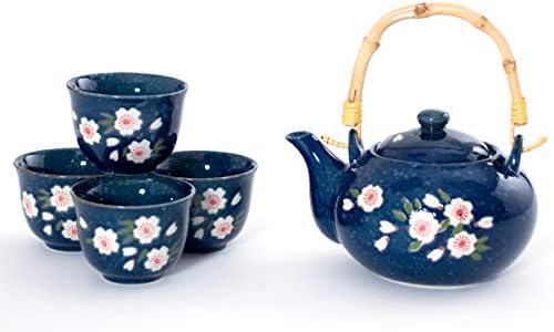 סגנון יפני אינדיגו כחול חרסינה שזיף שזיף פריחת תה אום סט תה קרמיקה קומקום קרמי עם ידית ראטן ו -4 כוסות תה אריזת מתנה